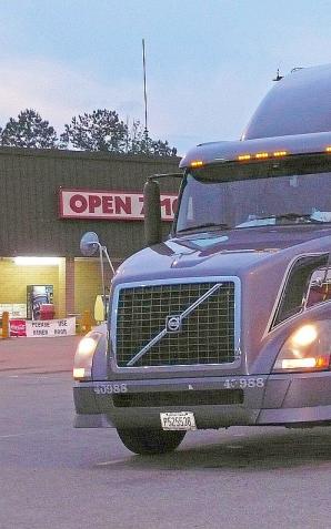 Firmy transportowe modernizują flotę. Wyniki sprzedaży samochodów ciężarowych są tak dobre jak przed kryzysem